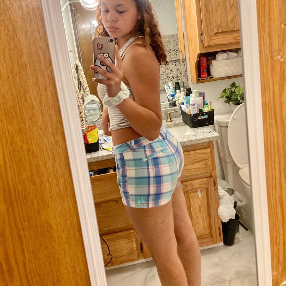 Shorts - Picture 3 of 3